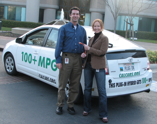 Kirsten Olsen and David Bercovich in front of the Google.org office in January 2007.