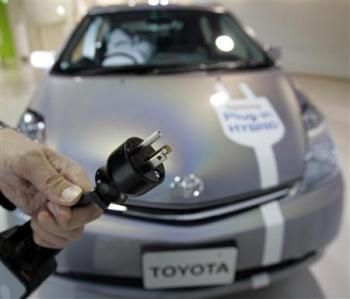 Toyota announces its 'Plug-In HV' pilot program